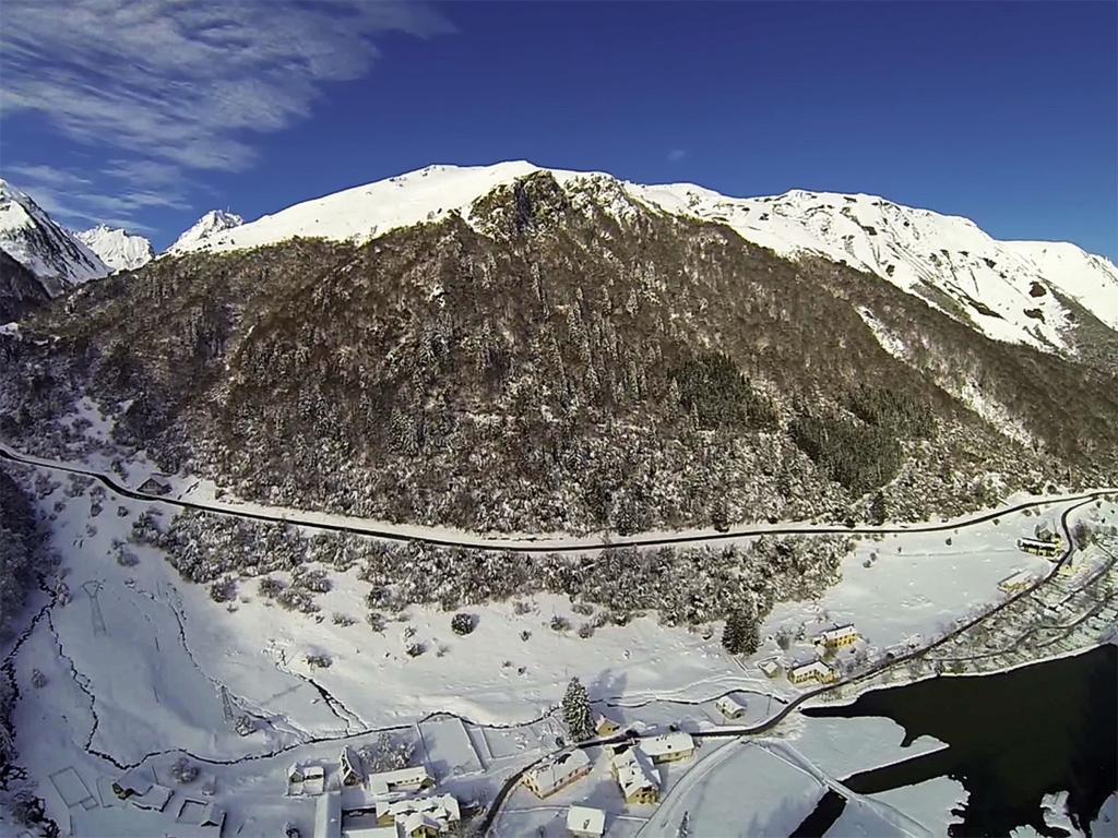 Gite Auberge Les Cascades La Mongie Exterior foto